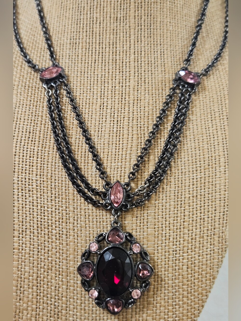 VINTAGE 1928 OXIDIZED SILVER DRAPE CHAIN RHINESTONES PINK PURSE GOTHIC NECKLACE